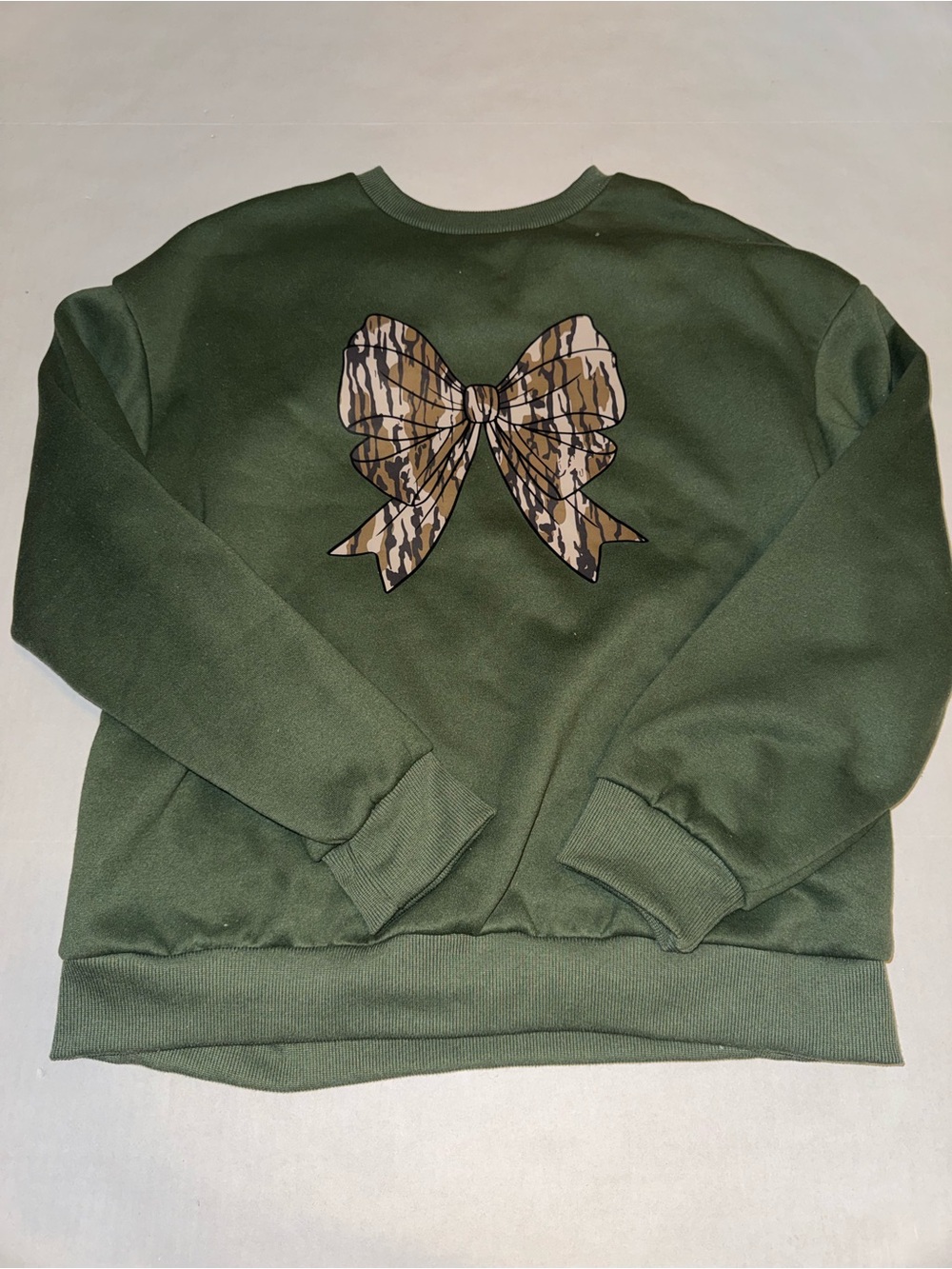 SHEIN Olive Green Crewneck Sweatshirt with Camo Bow